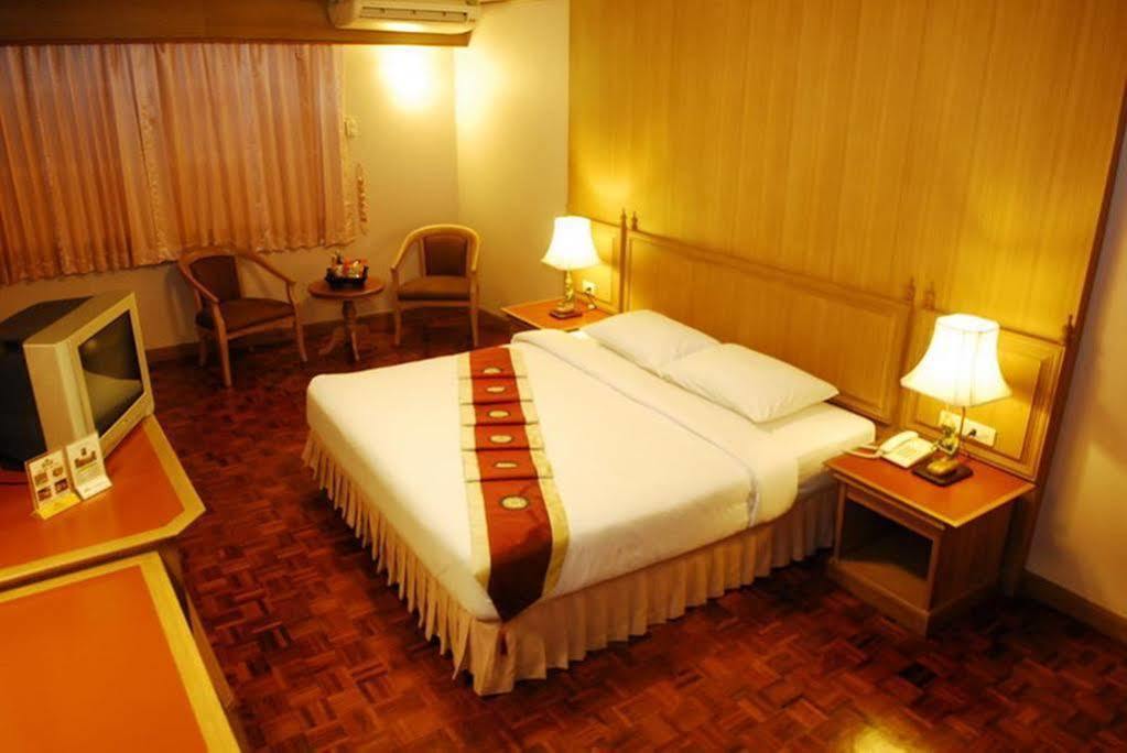 Silom Village Inn Bangkok Exteriér fotografie
